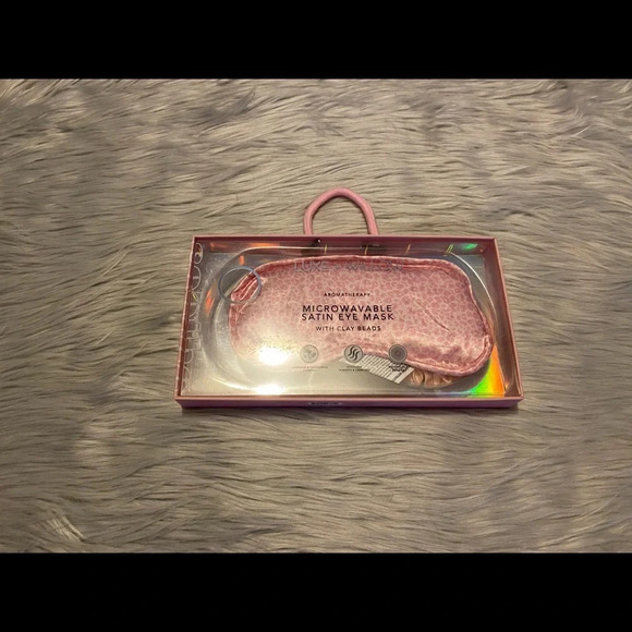 🆕 Luxe + Willow Microwavable Satin Eye Mask with Clay Beads - Picture 2 of 5